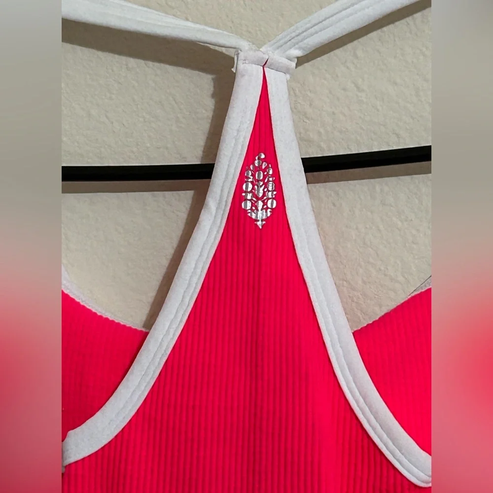 NWOT- Free People Movement Happiness Runs Sweetheart Colorblock Crop Tank - Picture 5 of 6